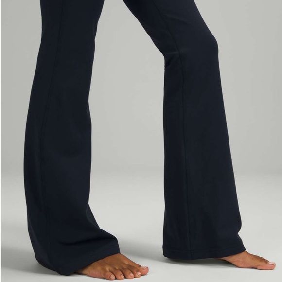 Lululemon Groove Super-High-Rise Flared Pant Nulu™
True Navy - Picture 5 of 10